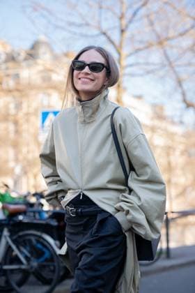 PFW - Christopher Esber Street Style People attending the Christopher Esber show as part of Paris Fashion Week at the Palais de Tokyo on March 06, 2025 in Paris, France. Photo by Gaelle Abrard ABACAPRESS.COM Paris France  Copyright: xAbrardxGaelle ABACAx