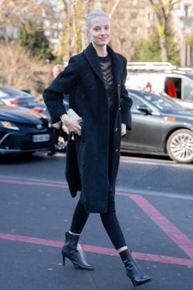 PFW - Christopher Esber Street Style People attending the Christopher Esber show as part of Paris Fashion Week at the Palais de Tokyo on March 06, 2025 in Paris, France. Photo by Gaelle Abrard ABACAPRESS.COM Paris France  Copyright: xAbrardxGaelle ABACAx
