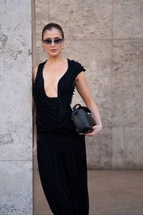 PFW - Christopher Esber Street Style People attending the Christopher Esber show as part of Paris Fashion Week at the Palais de Tokyo on March 06, 2025 in Paris, France. Photo by Gaelle Abrard ABACAPRESS.COM Paris France  Copyright: xAbrardxGaelle ABACAx