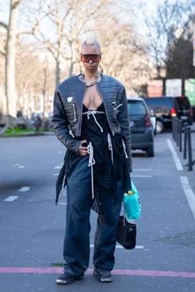 PFW - Christopher Esber Street Style People attending the Christopher Esber show as part of Paris Fashion Week at the Palais de Tokyo on March 06, 2025 in Paris, France. Photo by Gaelle Abrard ABACAPRESS.COM Paris France  Copyright: xAbrardxGaelle ABACAx
