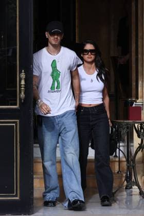 Romeo Beckham and his girlfriend Kim Turnbull leave La Réserve Paris Hotel and Spa on the sidelines of Paris Fashion Week PFW Romeo Beckham and his girlfriend Kim Turnbull leave La Réserve Paris Hotel and Spa on the sidelines of Paris Fashion Week PFW , in Paris, France, on March 7, 2025 Cyril Moreau Bestimage Romeo Beckham and his girlfriend Kim Turnbull leave La Réserve Paris Hotel and Spa on the sidelines of Paris Fashion Week PFW , in Paris, France, on March 7, 2025 Paris France  Copyright: xCYRILxMOREAUx xBESTIMAGExCYRILxMOREAUx xBESTIMAGEx