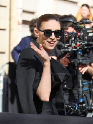 Arrivals at the Givenchy Fashion Fall Winter 2025 2026 Ready to Wear Collection show during Paris Fashion Week PFW at the Hôtel de Camaran Rooney Mara arrivals at the Givenchy Fashion Fall Winter 2025 2026 Ready to Wear Collection show during Paris Fashion Week PFW at the Hôtel de Camaran, in Paris, France, March 7, 2025 Denis Guignebourg Bestimage Arrivals at the Givenchy Fashion Fall Winter 2025 2026 Ready to Wear Collection show during Paris Fashion Week PFW at the Hôtel de Camaran, in Paris, France, March 7, 2025 Paris France  Copyright: xDenisxGuignebourgx xBestimagexDenisxGuignebourgx xBestimagex