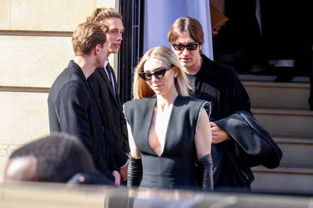 Arrivals at the Givenchy Fashion Fall Winter 2025 2026 Ready to Wear Collection show during Paris Fashion Week PFW at the Hôtel de Camaran Vanessa Kirby arrivals at the Givenchy Fashion Fall Winter 2025 2026 Ready to Wear Collection show during Paris Fashion Week PFW at the Hôtel de Camaran, in Paris, France, March 7, 2025 Denis Guignebourg Bestimage Arrivals at the Givenchy Fashion Fall Winter 2025 2026 Ready to Wear Collection show during Paris Fashion Week PFW at the Hôtel de Camaran, in Paris, France, March 7, 2025 Paris France  Copyright: xDenisxGuignebourgx xBestimagexDenisxGuignebourgx xBestimagex