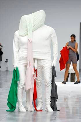 Issey Miyake Ready to Wear Fall Winter 2025 - Paris, March 2025 Issey Miyake Ready to Wear Fall Winter 2025 - Paris, March 2025, Credit:Zeppelin Avalon  Copyright: xZeppelinx xAvalonx 0973404409