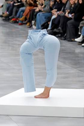 Issey Miyake Ready to Wear Fall Winter 2025 - Paris, March 2025 Issey Miyake Ready to Wear Fall Winter 2025 - Paris, March 2025, Credit:Zeppelin Avalon  Copyright: xZeppelinx xAvalonx 0973405001