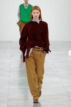 Issey Miyake Ready to Wear Fall Winter 2025 - Paris, March 2025 Issey Miyake Ready to Wear Fall Winter 2025 - Paris, March 2025, Credit:Zeppelin Avalon  Copyright: xZeppelinx xAvalonx 0973405105