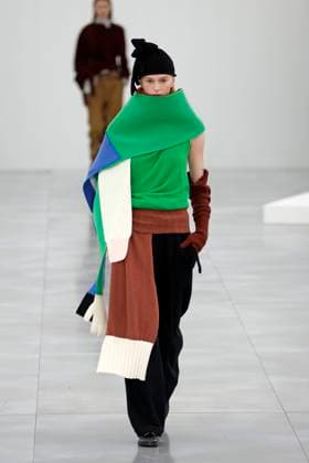 Issey Miyake Ready to Wear Fall Winter 2025 - Paris, March 2025 Issey Miyake Ready to Wear Fall Winter 2025 - Paris, March 2025, Credit:Zeppelin Avalon  Copyright: xZeppelinx xAvalonx 0973405295