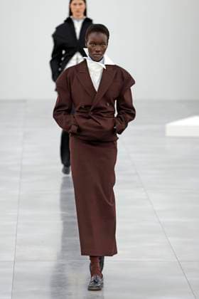 Issey Miyake Ready to Wear Fall Winter 2025 - Paris, March 2025 Issey Miyake Ready to Wear Fall Winter 2025 - Paris, March 2025, Credit:Zeppelin Avalon  Copyright: xZeppelinx xAvalonx 0973405444