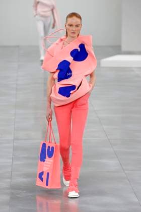 Issey Miyake Ready to Wear Fall Winter 2025 - Paris, March 2025 Issey Miyake Ready to Wear Fall Winter 2025 - Paris, March 2025, Credit:Zeppelin Avalon  Copyright: xZeppelinx xAvalonx 0973405591