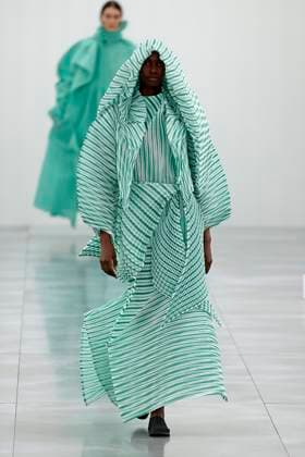 Issey Miyake Ready to Wear Fall Winter 2025 - Paris, March 2025 Issey Miyake Ready to Wear Fall Winter 2025 - Paris, March 2025, Credit:Zeppelin Avalon  Copyright: xZeppelinx xAvalonx 0973406237