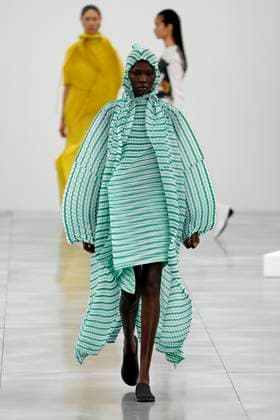 Issey Miyake Ready to Wear Fall Winter 2025 - Paris, March 2025 Issey Miyake Ready to Wear Fall Winter 2025 - Paris, March 2025, Credit:Zeppelin Avalon  Copyright: xZeppelinx xAvalonx 0973406364