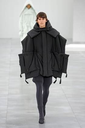 Issey Miyake Ready to Wear Fall Winter 2025 - Paris, March 2025 Issey Miyake Ready to Wear Fall Winter 2025 - Paris, March 2025, Credit:Zeppelin Avalon  Copyright: xZeppelinx xAvalonx 0973406440