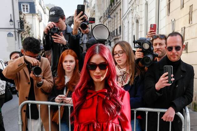 Entertainment Bilder des Tages Arrivals at the Gambattista Valli Fashion Collection Ready to Wear Fall Winter 2025 2026 show during Paris Fashion Week PFW at the HotelPozzo di Borgo Heart Evangelista at arrivals at the Gambattista Valli Fashion Collection Ready to Wear Fall Winter 2025 2026 show during Paris Fashion Week PFW at the HotelPozzo di Borgo, in Paris, France, on March 7, 2025 Christophe Clovis Bestimage Arrivals at the Gambattista Valli Fashion Collection Ready to Wear Fall Winter 2025 2026 show during Paris Fashion Week PFW at the Hotel Pozzo di Borgo, in Paris, France, on March 7, 2025 Paris France  Copyright: xChristophexClovisx xBestimagexChristophexClovisx xBestimagex