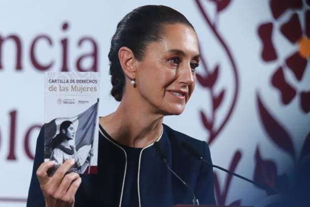 Mexico™s President Claudia Sheinbaum Holds News Conference Mexico s President Claudia Sheinbaum speaking during a briefing about the agreement with US President Donald Trump that exports that comply with the provisions of the T-MEC will not be subject to tariffs until April 2, the agreements of the energy investment and Mercado Libre company, as well as the Women s Booklet at the National Palace. on March 7, 2025 in Mexico City, Mexico. (Photo by Carlos Santiago Eyepix Group). Copyright: xCarlosxSantiago xEyepixxGroupx CS_07032025_145936