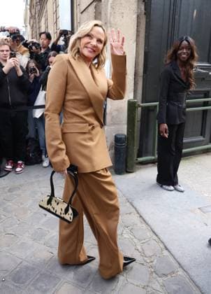 Arrivals at the Nina Ricci Fashion Collection Ready to Wear Fall Winter 2025 2026 show during Paris Fashion Week PFW at the Salomon de Rotschild Hotel Kim Catrall arrivals at the Nina Ricci Fashion Collection Ready to Wear Fall Winter 2025 2026 show during Paris Fashion Week PFW at the Salomon de Rotschild Hotel, in Paris, France, March 7, 2025 Denis Guignebourg Bestimage Arrivals at the Nina Ricci Fashion Collection Ready to Wear Fall Winter 2025 2026 show during Paris Fashion Week PFW at the Salomon de Rotschild Hotel, in Paris, France, March 7, 2025 Paris France  Copyright: xDenisxGuignebourgx xBestimagexDenisxGuignebourgx xBestimagex