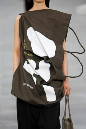 Issey Miyake, Ready to Wear Fall Winter 2025 - Paris, March 2025 Issey Miyake, Ready to Wear Fall Winter 2025 - Paris, March 2025, Credit:Zeppelin Avalon  Copyright: xZeppelinx xAvalonx 0973484704