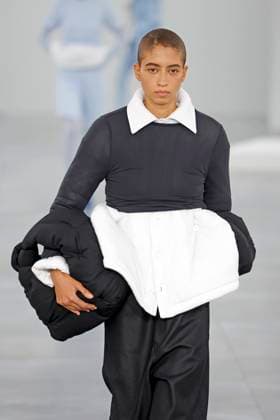 Issey Miyake, Ready to Wear Fall Winter 2025 - Paris, March 2025 Issey Miyake, Ready to Wear Fall Winter 2025 - Paris, March 2025, Credit:Zeppelin Avalon  Copyright: xZeppelinx xAvalonx 0973484912