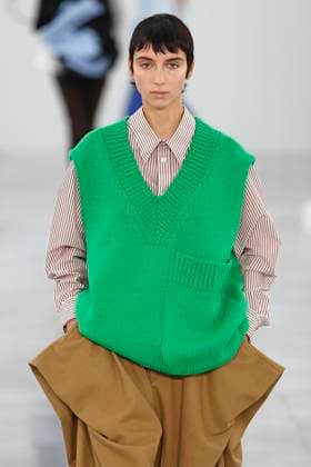 Issey Miyake, Ready to Wear Fall Winter 2025 - Paris, March 2025 Issey Miyake, Ready to Wear Fall Winter 2025 - Paris, March 2025, Credit:Zeppelin Avalon  Copyright: xZeppelinx xAvalonx 0973484956
