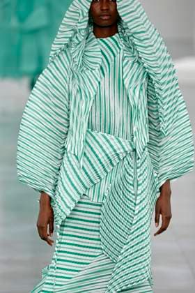Issey Miyake, Ready to Wear Fall Winter 2025 - Paris, March 2025 Issey Miyake, Ready to Wear Fall Winter 2025 - Paris, March 2025, Credit:Zeppelin Avalon  Copyright: xZeppelinx xAvalonx 0973485160