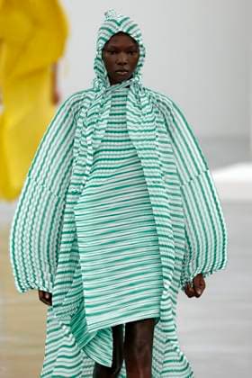 Issey Miyake, Ready to Wear Fall Winter 2025 - Paris, March 2025 Issey Miyake, Ready to Wear Fall Winter 2025 - Paris, March 2025, Credit:Zeppelin Avalon  Copyright: xZeppelinx xAvalonx 0973485261