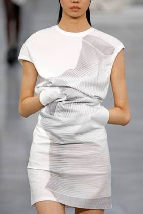 Issey Miyake, Ready to Wear Fall Winter 2025 - Paris, March 2025 Issey Miyake, Ready to Wear Fall Winter 2025 - Paris, March 2025, Credit:Zeppelin Avalon  Copyright: xZeppelinx xAvalonx 0973485310