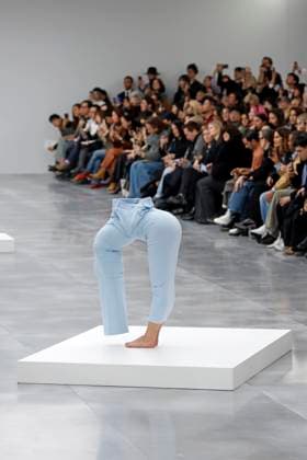 Issey Miyake, Ready to Wear Fall Winter 2025 - Paris, March 2025 Issey Miyake, Ready to Wear Fall Winter 2025 - Paris, March 2025, Credit:Zeppelin Avalon  Copyright: xZeppelinx xAvalonx 0973485467