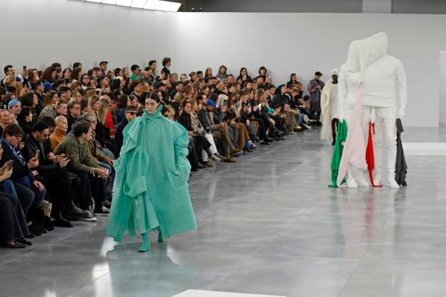 Issey Miyake, Ready to Wear Fall Winter 2025 - Paris, March 2025 Issey Miyake, Ready to Wear Fall Winter 2025 - Paris, March 2025, Credit:Zeppelin Avalon  Copyright: xZeppelinx xAvalonx 0973485979