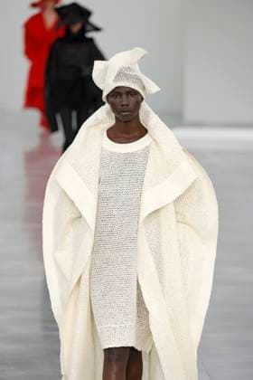 Issey Miyake, Ready to Wear Fall Winter 2025 - Paris, March 2025 Issey Miyake, Ready to Wear Fall Winter 2025 - Paris, March 2025, Credit:Zeppelin Avalon  Copyright: xZeppelinx xAvalonx 0973486143