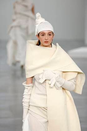 Issey Miyake, Ready to Wear Fall Winter 2025 - Paris, March 2025 Issey Miyake, Ready to Wear Fall Winter 2025 - Paris, March 2025, Credit:Zeppelin Avalon  Copyright: xZeppelinx xAvalonx 0973487364
