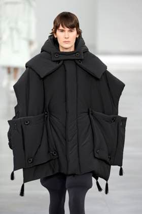 Issey Miyake, Ready to Wear Fall Winter 2025 - Paris, March 2025 Issey Miyake, Ready to Wear Fall Winter 2025 - Paris, March 2025, Credit:Zeppelin Avalon  Copyright: xZeppelinx xAvalonx 0973487737