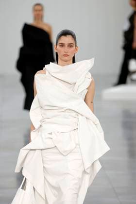 Issey Miyake, Ready to Wear Fall Winter 2025 - Paris, March 2025 Issey Miyake, Ready to Wear Fall Winter 2025 - Paris, March 2025, Credit:Zeppelin Avalon  Copyright: xZeppelinx xAvalonx 0973487747