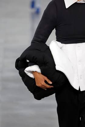 Issey Miyake, Ready to Wear Fall Winter 2025 - Paris, March 2025 Issey Miyake, Ready to Wear Fall Winter 2025 - Paris, March 2025, Credit:Zeppelin Avalon  Copyright: xZeppelinx xAvalonx 0973487822
