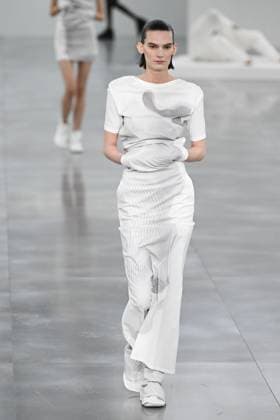 PFW Issey Miyake Runway A model walks the runway during the Issey Miyake Womenswear Fall Winter 2025-2026 show as part of Paris Fashion Week in Paris, France on March 07, 2025. Photo by Aurore Marechal ABACAPRESS.COM Paris France  Copyright: xMarechalxAurore ABACAx