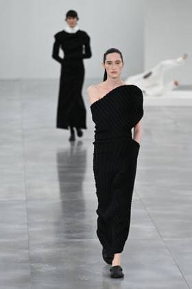 PFW Issey Miyake Runway A model walks the runway during the Issey Miyake Womenswear Fall Winter 2025-2026 show as part of Paris Fashion Week in Paris, France on March 07, 2025. Photo by Aurore Marechal ABACAPRESS.COM Paris France  Copyright: xMarechalxAurore ABACAx
