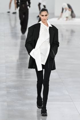 PFW Issey Miyake Runway A model walks the runway during the Issey Miyake Womenswear Fall Winter 2025-2026 show as part of Paris Fashion Week in Paris, France on March 07, 2025. Photo by Aurore Marechal ABACAPRESS.COM Paris France  Copyright: xMarechalxAurore ABACAx