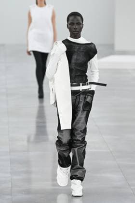 PFW Issey Miyake Runway A model walks the runway during the Issey Miyake Womenswear Fall Winter 2025-2026 show as part of Paris Fashion Week in Paris, France on March 07, 2025. Photo by Aurore Marechal ABACAPRESS.COM Paris France  Copyright: xMarechalxAurore ABACAx