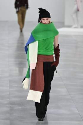 PFW Issey Miyake Runway A model walks the runway during the Issey Miyake Womenswear Fall Winter 2025-2026 show as part of Paris Fashion Week in Paris, France on March 07, 2025. Photo by Aurore Marechal ABACAPRESS.COM Paris France  Copyright: xMarechalxAurore ABACAx