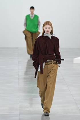 PFW Issey Miyake Runway A model walks the runway during the Issey Miyake Womenswear Fall Winter 2025-2026 show as part of Paris Fashion Week in Paris, France on March 07, 2025. Photo by Aurore Marechal ABACAPRESS.COM Paris France  Copyright: xMarechalxAurore ABACAx