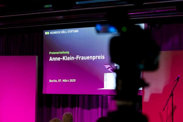 Award ceremony of the Anne Klein Womens Prize on 07 03 2025 The empty stage before the award ceremony of the Anne Klein Womens Prize 2025, which this year was awarded to Darya Afanasyeva, Irina Alkhovka and Julia Mickiewicz Copyright: xEVENTPRESSxJeremyxKnowlesx