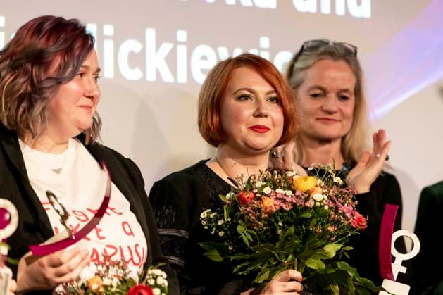Anne Klein Womens Prize award ceremony on 07 03 2025 Darya Afanasyeva, Irina Alkhovka and Julia Mickiewicz each receive the Anne Klein Womens Prize during the 2025 award ceremony Copyright: xEVENTPRESSxJeremyxKnowlesx
