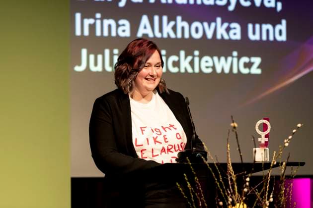 Award ceremony of the Anne Klein Womens Prize on 07 03 2025 Belarusian feminist activist and blogger Darya AfanasievÐ° gives a speech after the award ceremony of the Anne Klein Womens Prize 2025 Copyright: xEVENTPRESSxJeremyxKnowlesx