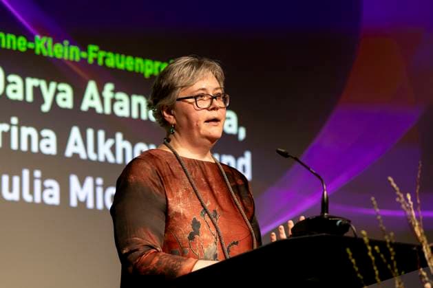 Award ceremony of the Anne Klein Womens Prize on 07 03 2025 Belarusian author Irina Alkhovka gives a speech after the award ceremony of the Anne Klein Womens Prize 2025 Copyright: xEVENTPRESSxJeremyxKnowlesx