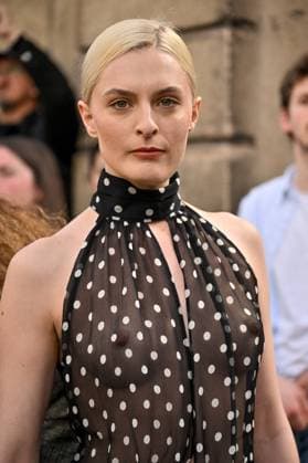 PFW Nina Ricci Outside Arrivals Guest arriving at Nina Ricci show during Paris Fashion Week in Paris, France on March 7, 2025. Photo by Julien Reynaud APS-Medias ABACAPRESS.COM Paris France  Copyright: xReynaudxJulien APS-Medias ABACAx