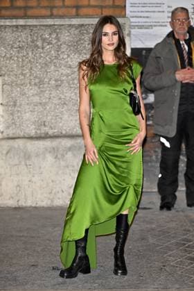 PFW Victoria Beckham Outside Arrivals Guest arriving at Victoria Beckham show during Paris Fashion Week in Paris, France on March 7, 2025. Photo by Julien Reynaud APS-Medias ABACAPRESS.COM Paris France  Copyright: xReynaudxJulien APS-Medias ABACAx