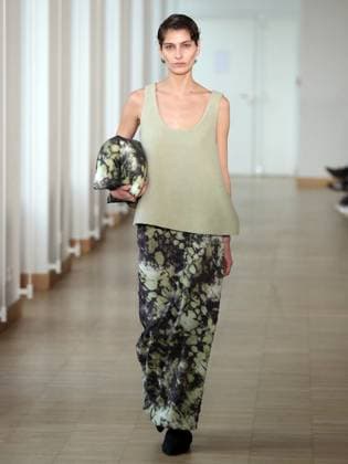 PFW - Christian Wijnants Runway A model walks the runway during the Christian Wijnants Womenswear Fall Winter 2025-2026 show as part of Paris Fashion, on March 7, 2025 in Paris, France. Photo by Alain-Gil Gonzalez ABACAPRESS.COM Paris France  Copyright: xGonzalezxAlain-Gil ABACAx