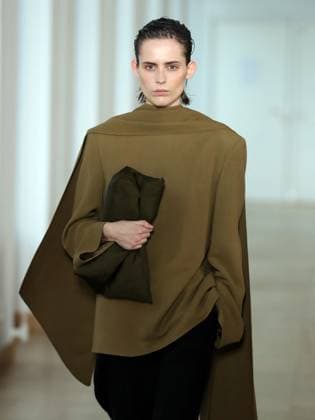 PFW - Christian Wijnants Runway A model walks the runway during the Christian Wijnants Womenswear Fall Winter 2025-2026 show as part of Paris Fashion, on March 7, 2025 in Paris, France. Photo by Alain-Gil Gonzalez ABACAPRESS.COM Paris France  Copyright: xGonzalezxAlain-Gil ABACAx
