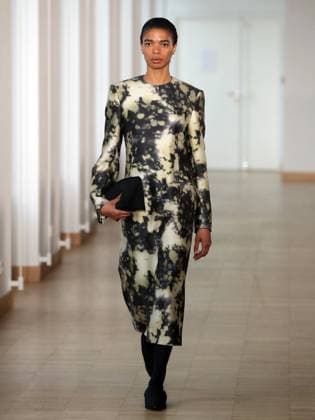 PFW - Christian Wijnants Runway A model walks the runway during the Christian Wijnants Womenswear Fall Winter 2025-2026 show as part of Paris Fashion, on March 7, 2025 in Paris, France. Photo by Alain-Gil Gonzalez ABACAPRESS.COM Paris France  Copyright: xGonzalezxAlain-Gil ABACAx