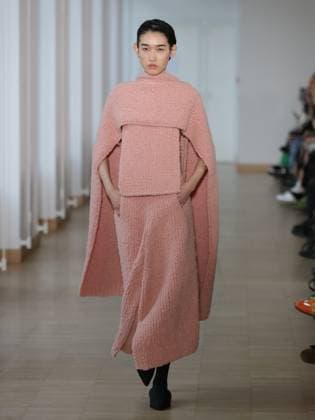 PFW - Christian Wijnants Runway A model walks the runway during the Christian Wijnants Womenswear Fall Winter 2025-2026 show as part of Paris Fashion, on March 7, 2025 in Paris, France. Photo by Alain-Gil Gonzalez ABACAPRESS.COM Paris France  Copyright: xGonzalezxAlain-Gil ABACAx