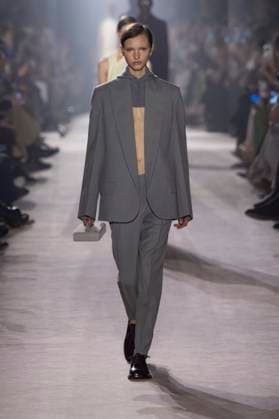 Paris Fashion Week, Victoria Beckham Modenschau . 07 03 2025. Paris, France. Victoria Beckham show at Paris Fashion Week for Autumn Winter 2025 26 .  xi-Imagesx IIM-25791-0001