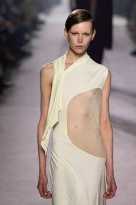 Paris Fashion Week, Victoria Beckham Modenschau . 07 03 2025. Paris, France. Victoria Beckham show at Paris Fashion Week for Autumn Winter 2025 26 .  xi-Imagesx IIM-25791-0006